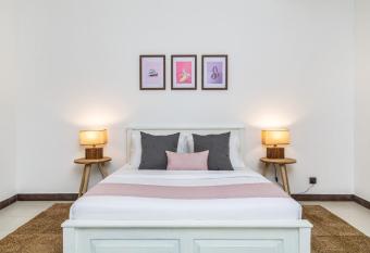 Locale has Balcony rooms