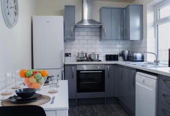 Victoria Cottage allows 18 year olds to book a room