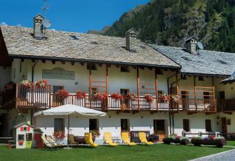 Dr  salwoald has Balcony rooms