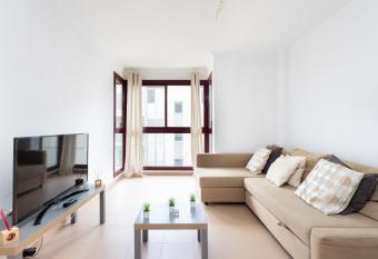 Live Acoran Mar Azul allows 18 year olds to book a room