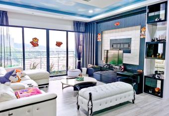 Setiawalk Residence R21801 Puchong has Balcony rooms