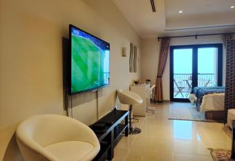 Sea View, Sunlit Studio in The Pearl has Balcony rooms