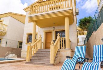 Beautiful Detached Villa with private pool has Balcony rooms