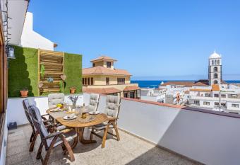 Central Penthouse, close to the Natural pools with Big terrace, ocean & city view has Balcony rooms