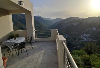 Villa Lakki s Ori has Balcony rooms