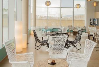 B&B HOTEL Barcelona Viladecans allows 18 year olds to book a room