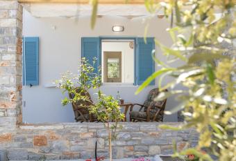 MNP Apartments has Balcony rooms