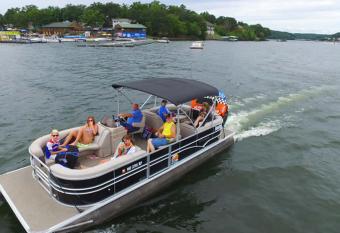 Lake Vacation Home 4 bedrooms 3 baths boat dock slip on the Lake has Balcony rooms