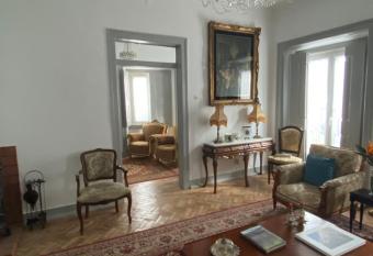 P  tio da Villa - Coruche Boutique Guest House allows 18 year olds to book a room