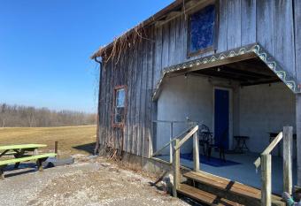 Peachbarn Winery & Cafe has Balcony rooms