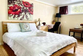 Perfect Home-Private Washrooms,Free parking,High speed Net has Balcony rooms