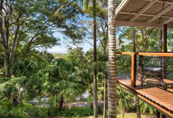 Sunrise on Nyes - Buderim allows 18 year olds to book a room