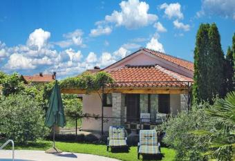 Holiday Home Atena has Balcony rooms