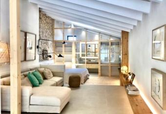 MIGJORN allows 18 year olds to book a room