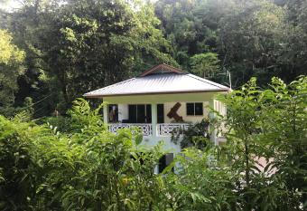 FOND B OFFAY LODGE has Balcony rooms