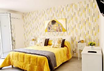 Via Roma 35 Apartament has Balcony rooms