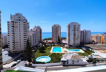 8C Torre - Casas & Pap  is allows 18 year olds to book a room