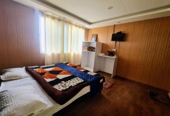 The Kanatal Arbour has Balcony rooms