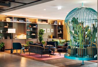 Hotel Gal  ntha allows 18 year olds to book a room