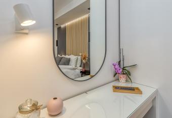 Wellness Studio S has Balcony rooms