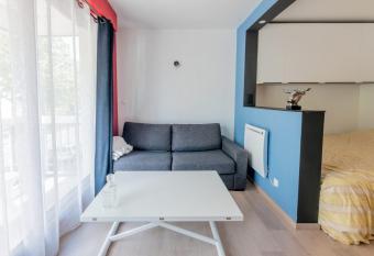 Le Grammont 1 Calme et chaleureux Tours has Balcony rooms