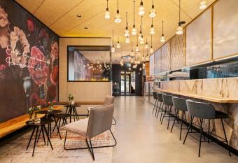 Lukullum allows 18 year olds to book a room