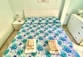 La casa del pescatore has Balcony rooms