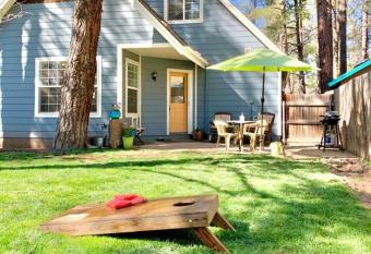 The Comforts' Inn: Mountain Escape has Balcony rooms