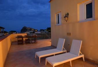 Albergo Atlantic has Balcony rooms