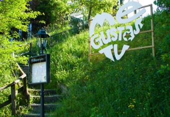 Me Gustas Tu - S  par  e allows 18 year olds to book a room