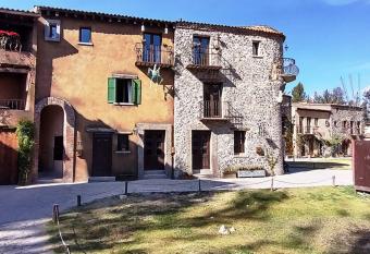 La solitudine di Anquiato has rooms with a private hot tub