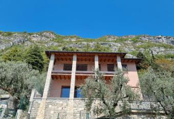 Elegante villa sul Lago d Iseo - Predore has Balcony rooms