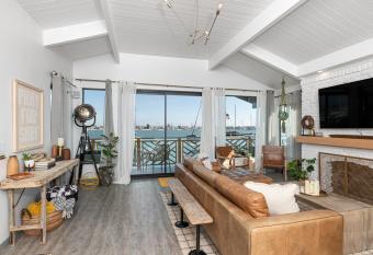 South Bayfront Breeze has Balcony rooms