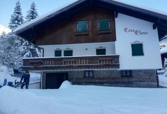 Cesa Elena has Balcony rooms