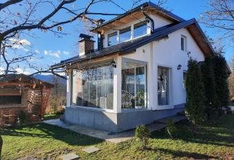 Mountain House Brutusi 18 Bjelasnica/Trnovo BIH has Balcony rooms