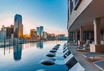 Gorgeous High Rise in Downtown Dallas has Balcony rooms