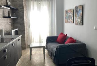 Estudio casa Lola allows 18 year olds to book a room