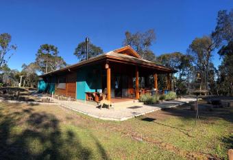 Casa na montanha 2 suites wi-fi, lareira has Smoking/Balcony rooms