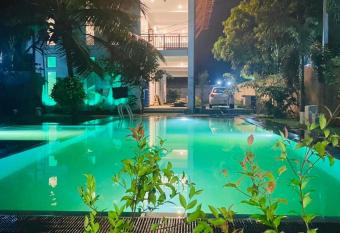 Sigiri Sierra View Resort allows 18 year olds to book a room