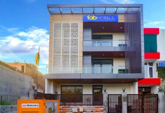 FabHotel The Premium Suits allows 18 year olds to book a room