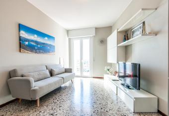 Appartamento La Perla has Balcony rooms