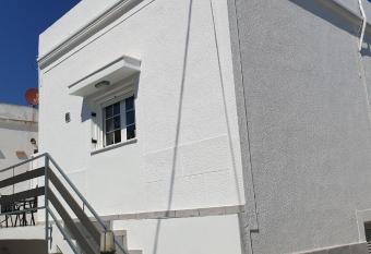 JET, luxury appartment 20m from the beach has Balcony rooms