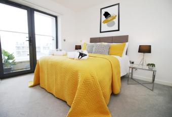 Dray Court - Luxury 2 Bedroom Apartment has Balcony rooms