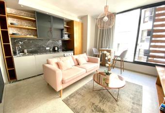 Gauthier Nelly Soho-1 min by walk from Twin Center has Balcony rooms