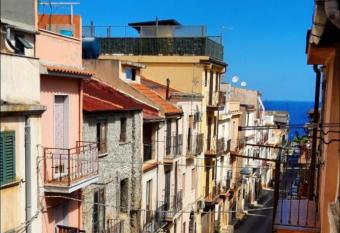 Scilla centro allows 18 year olds to book a room