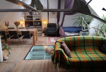 Artistic loft apartment with big sun terrace has Balcony rooms