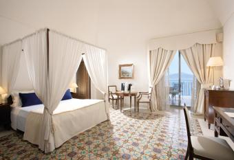 Grand Hotel Angiolieri has Balcony rooms