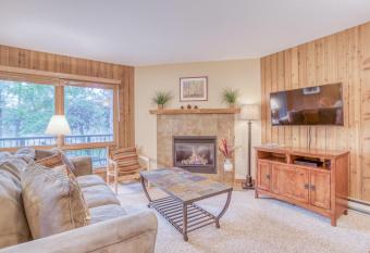 Ski House 145 has Balcony rooms