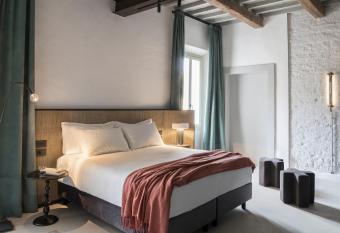 Antica Dimora Le Misure allows 18 year olds to book a room