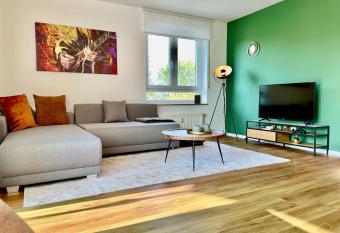 Holiday Business Apartment I 2,5 room I 60qm I Highspeed WLAN l near City and Fair I Automobil und Tech-Company allows 18 year olds to book a room